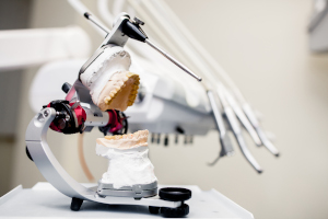 articulateur-protheses-et-implants-dentaire-dentiste-serris